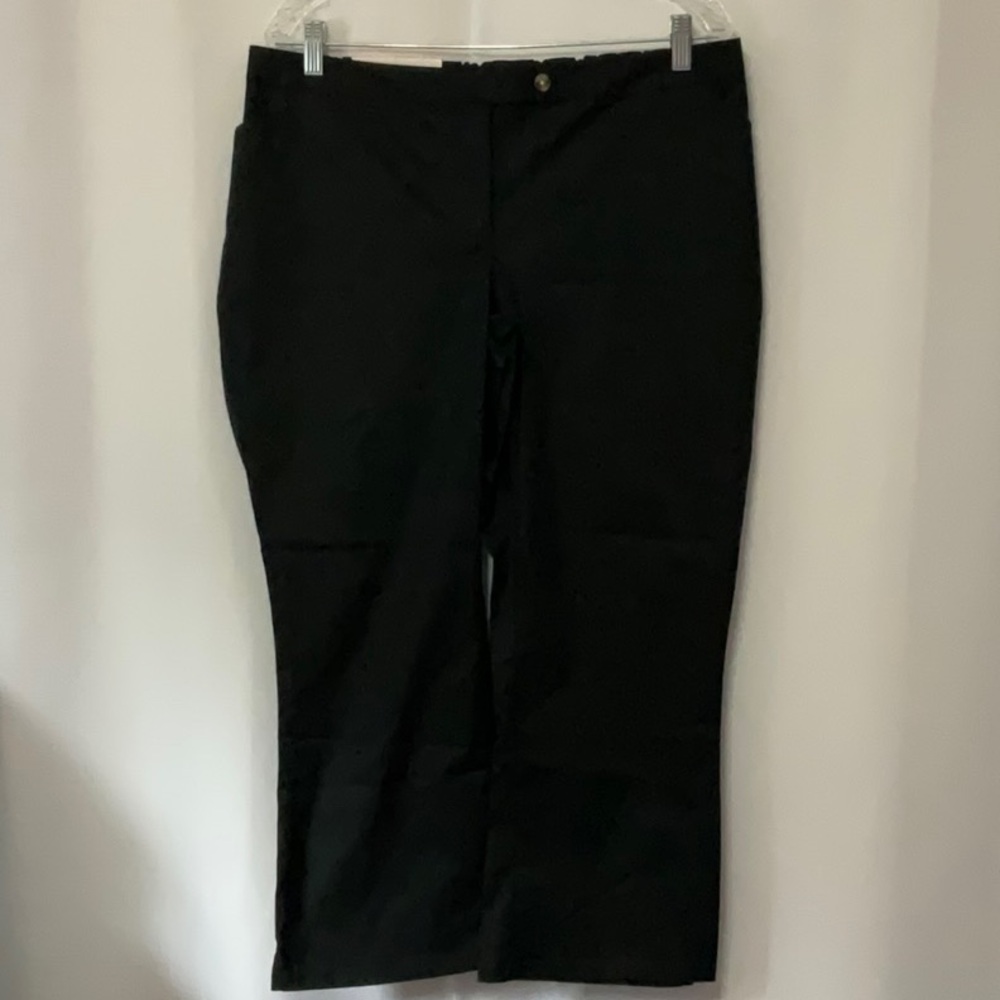 Liz Lange  Maternity Size 12 Capri Black Pants NWT